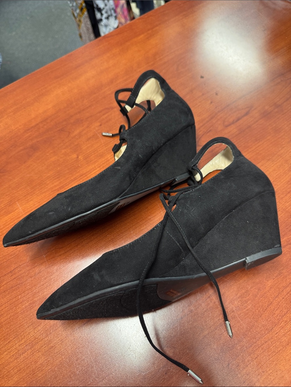 Marc fisher lace-up wedges size 8 // 082901
